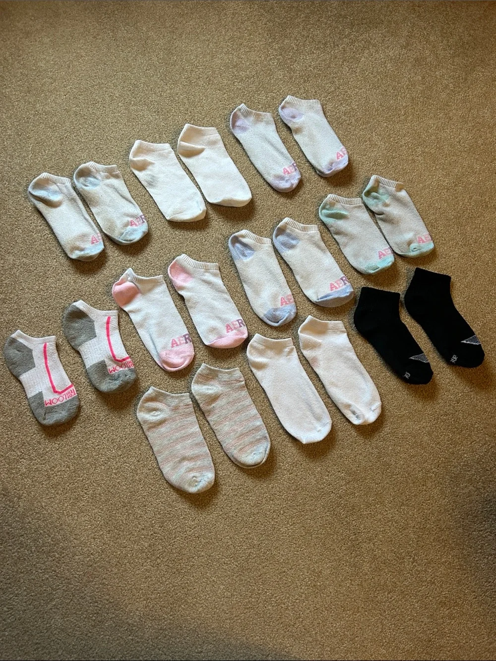 10 pairs of girls socks